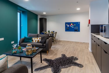 Skyline En Suite - Image 9